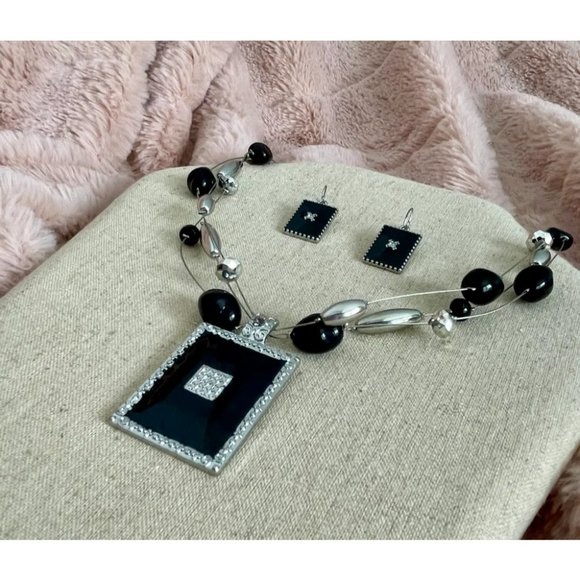 Beautiful Silver and Enamel Block Earring & Necklace Set - Picture 3 of 10